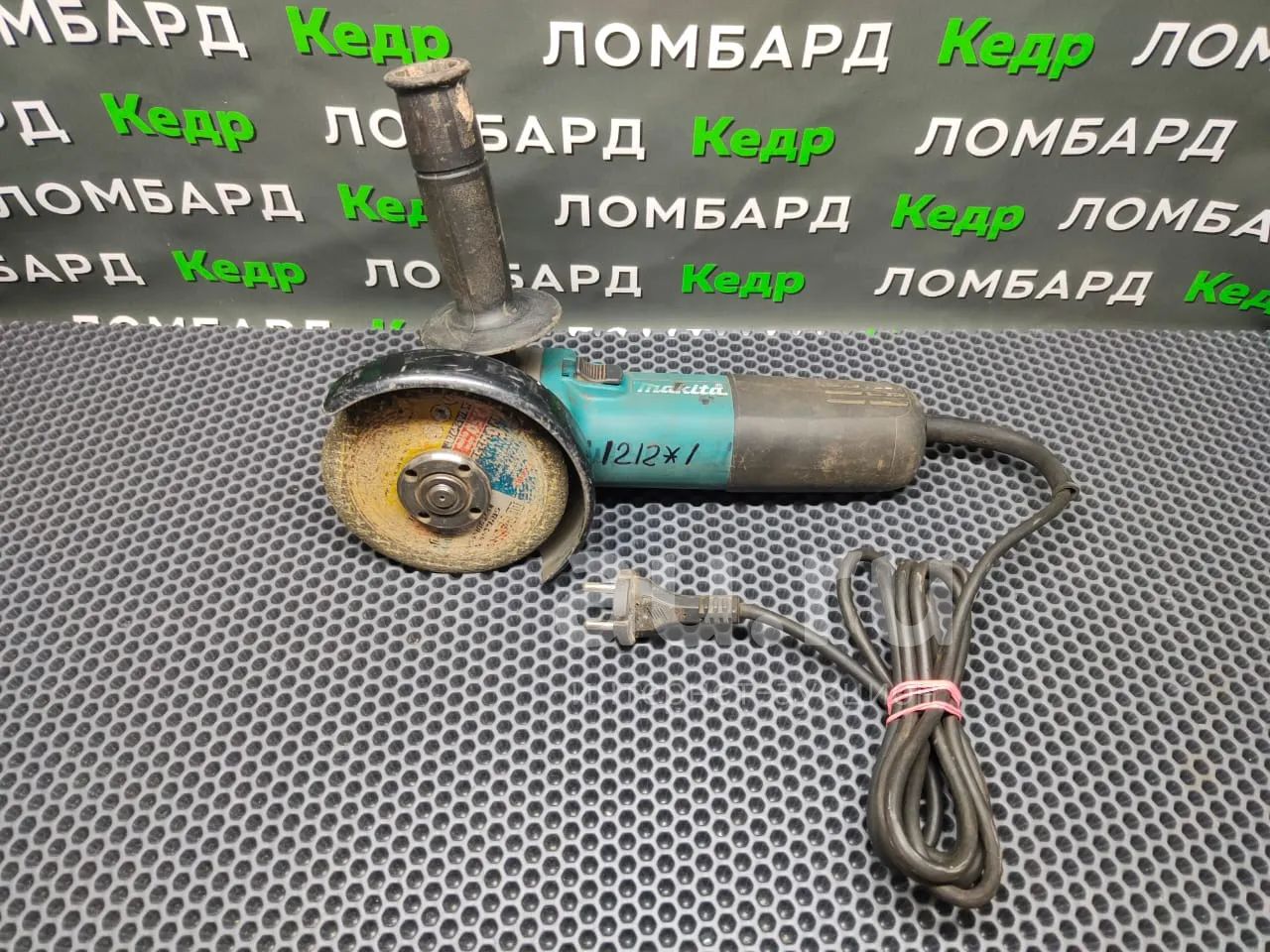 болгарка makita 9558hn (v) — купить в Красноярске. Состояние: Б/у ...