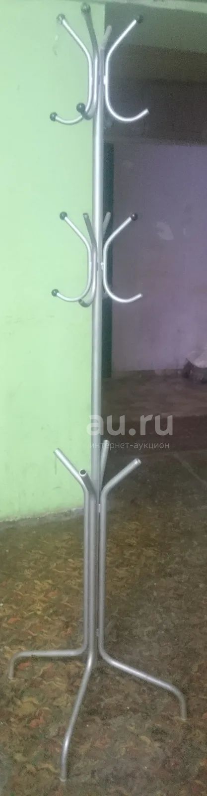 вешалка — купить в Красноярске. Состояние: Б/у. Вешалки для одежды на ...