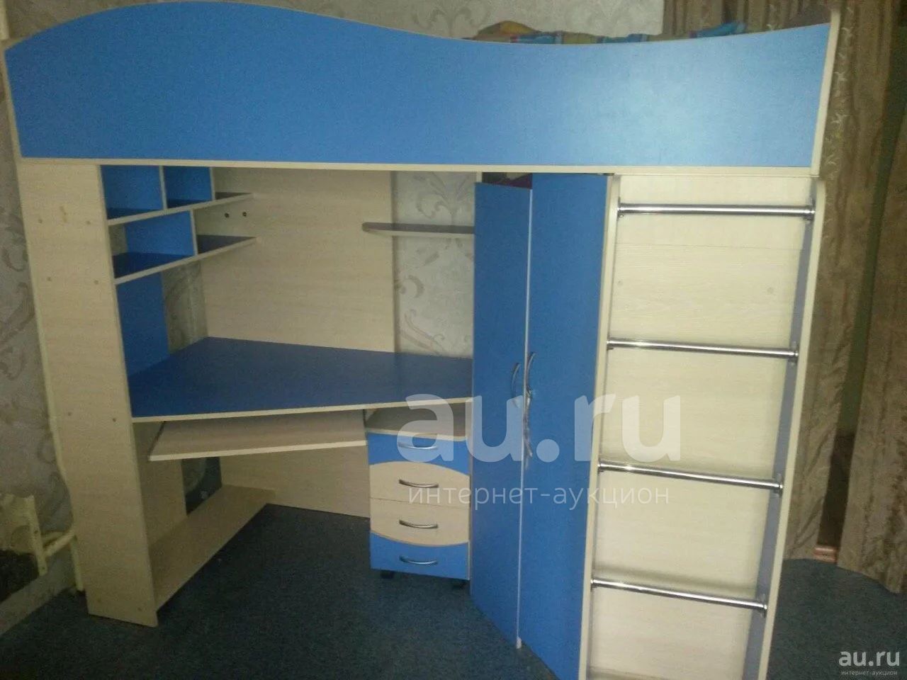 Продам комплекс кровать, шкаф, стол. — купить в Красноярске. Состояние ...
