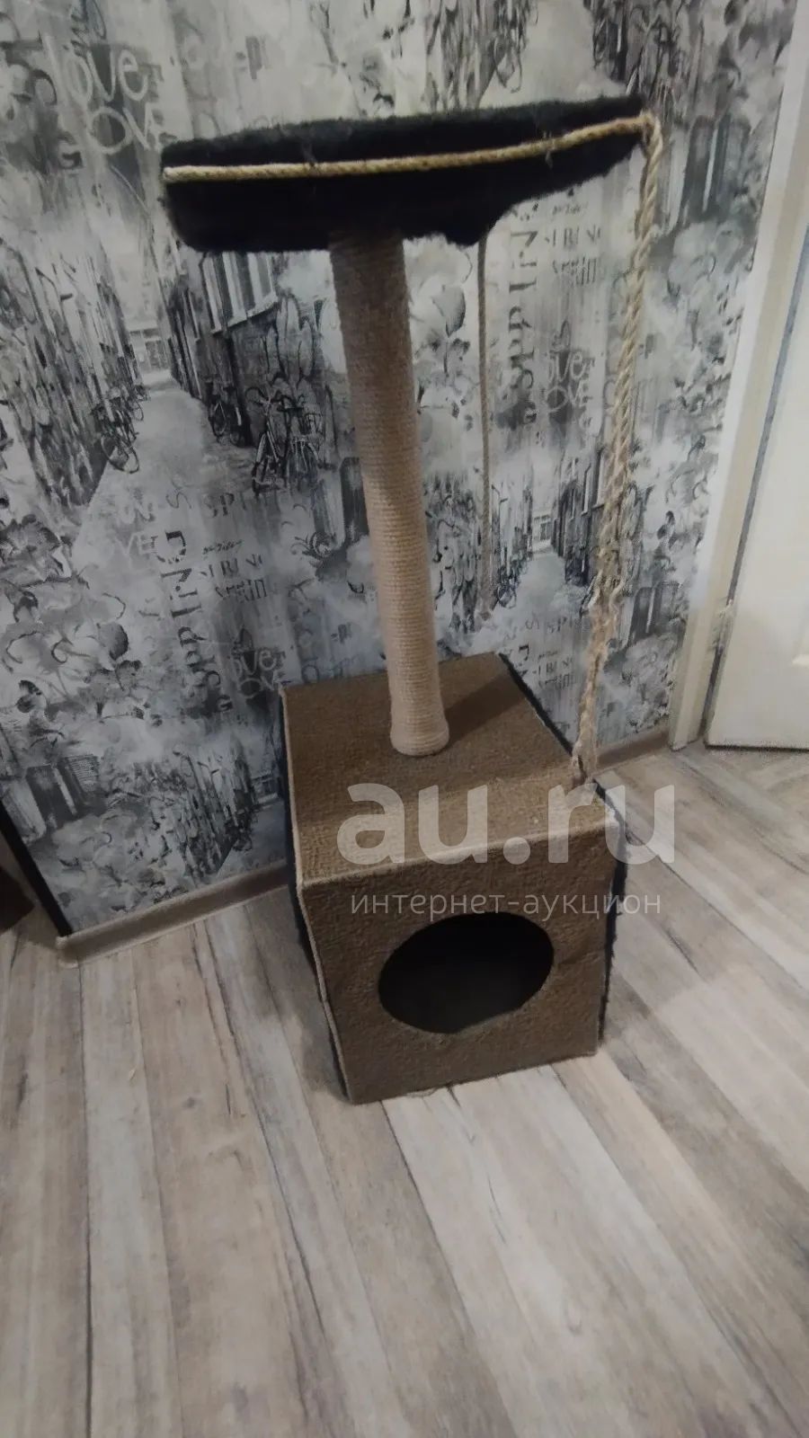 Домик для кошки, когтеточка — купить в Красноярске. Состояние: Б/у ...