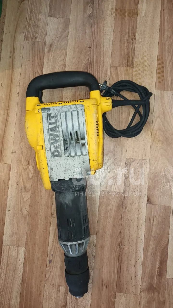 Отбойник DeWalt D25899 — купить в Красноярске. Состояние: Б/у ...