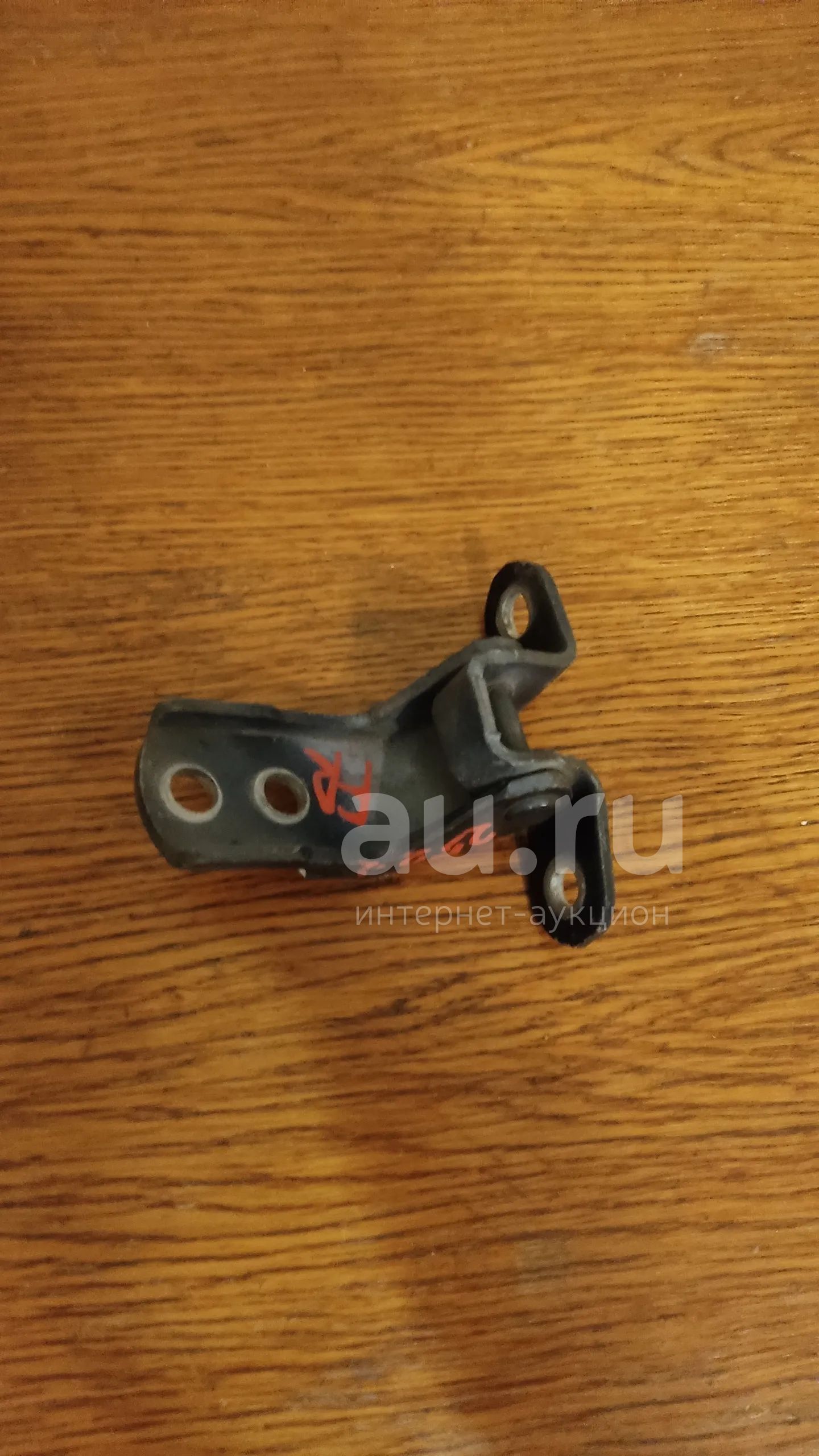 Кронштейн двери Toyota Corona Premio — купить в Красноярске. Состояние ...