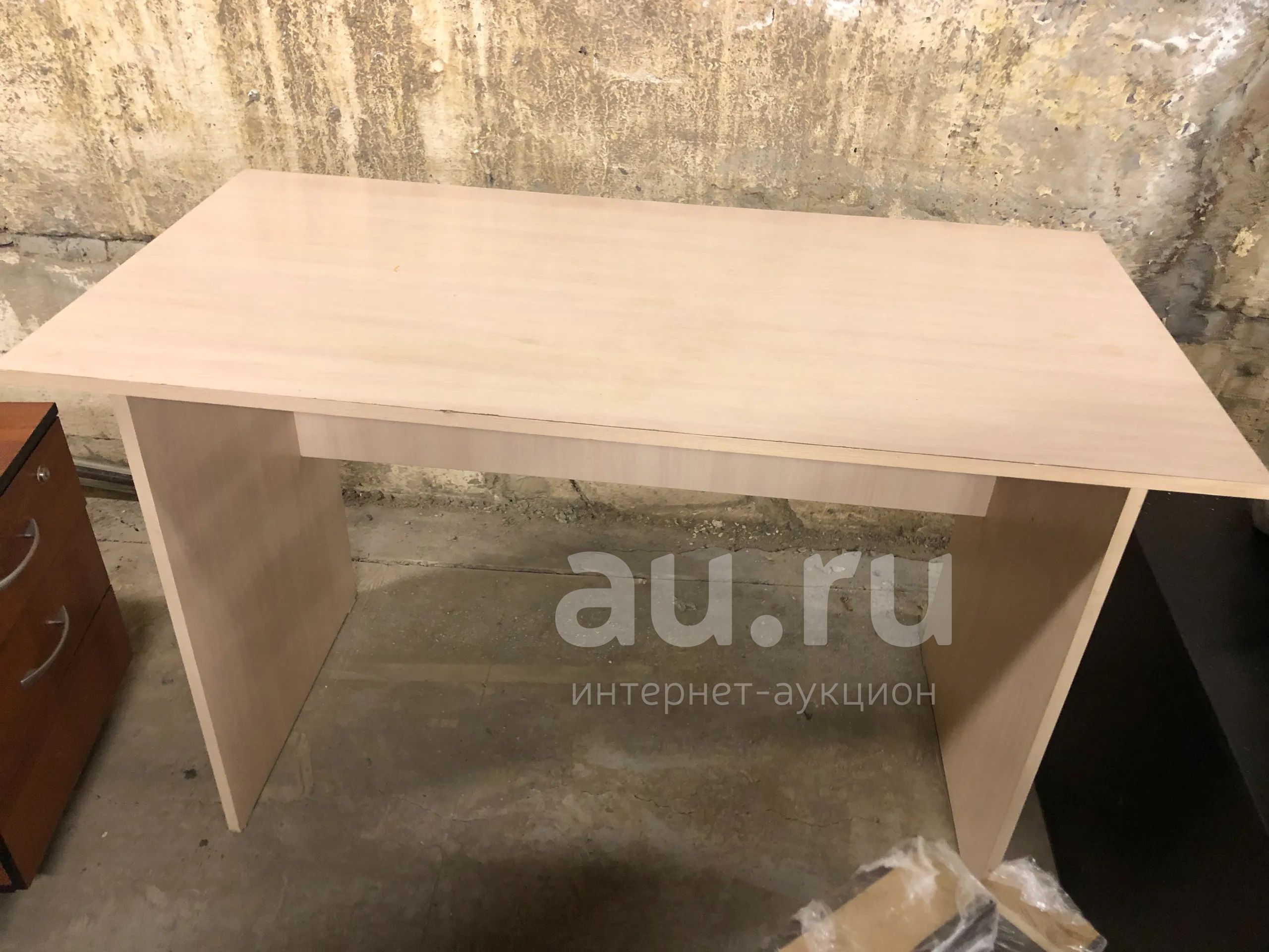 Стол письменный компьютерный офисный — купить в Красноярске. Состояние ...