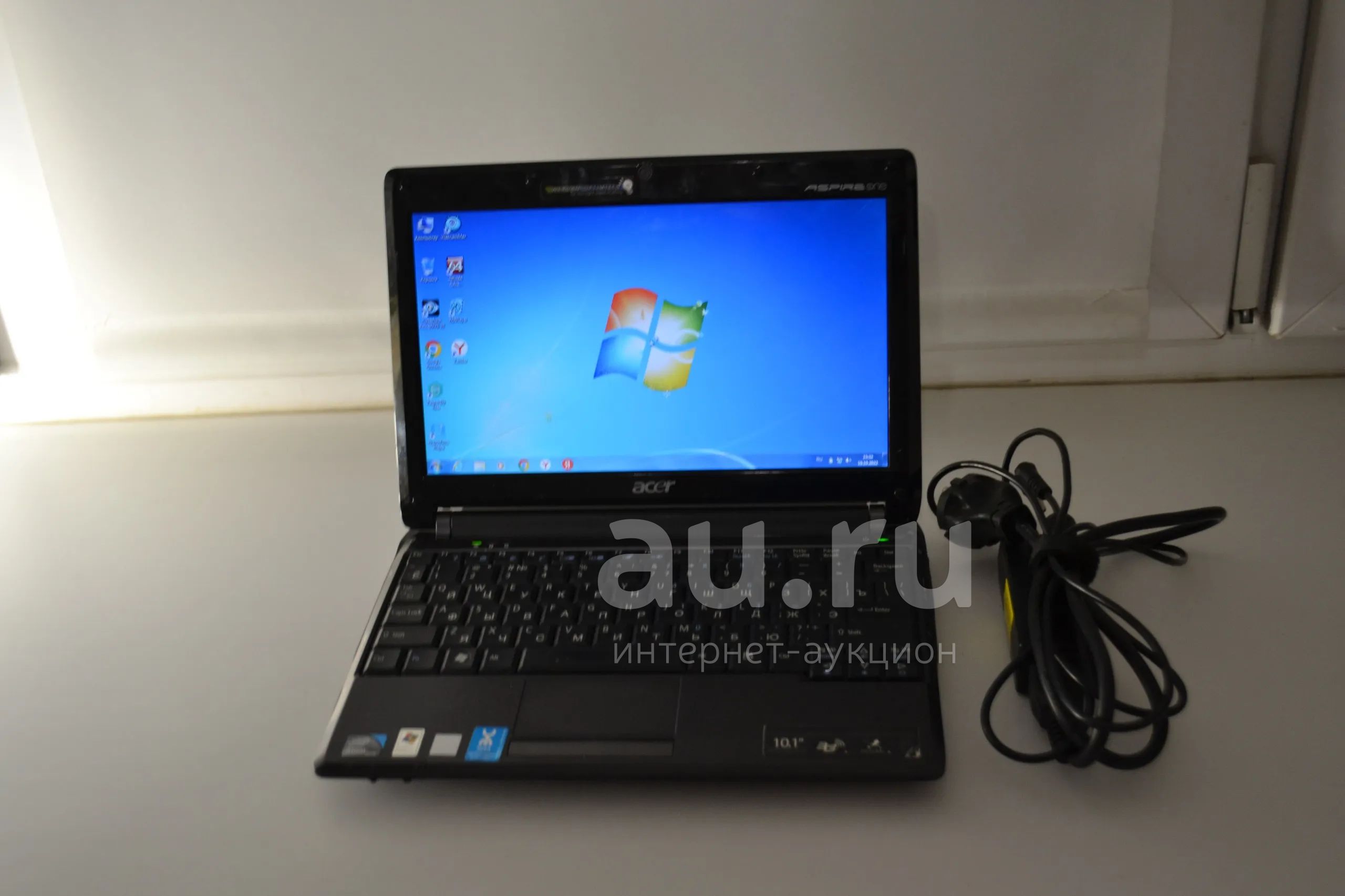 Нетбук ноутбук Acer Aspire One AO531h-0Bk (model: ZG8) ( Intel Atom N270 (1,6GHz),  2 потока / 2Gb / 160Gb / iGMA950 256Mb/ Wi-Fi (WiMax); Bluetooth; Lan  100Mbit / WebCam + Micr /