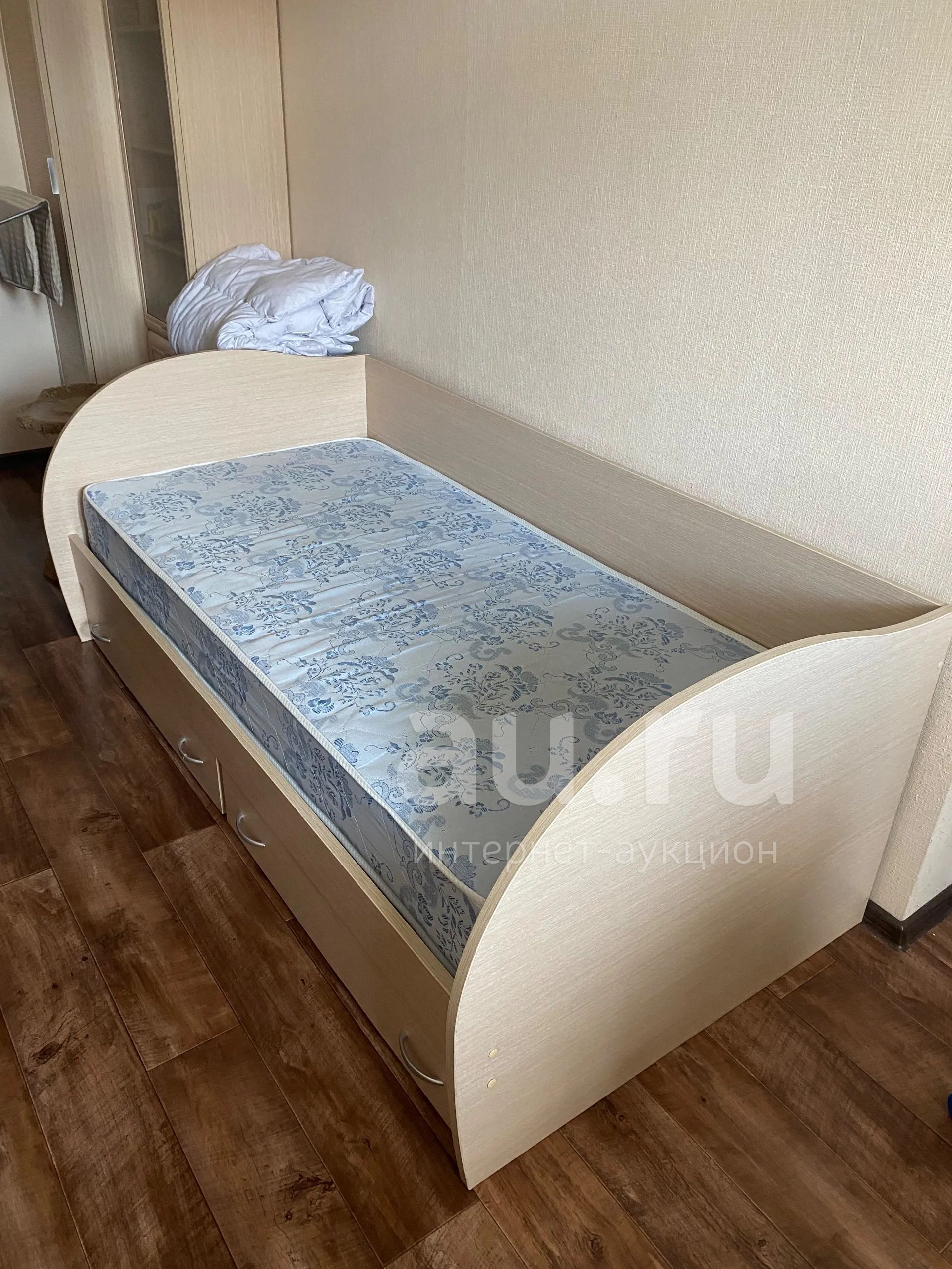 Односпальная кровать — купить в Красноярске. Состояние: Б/у. Кровати на ...