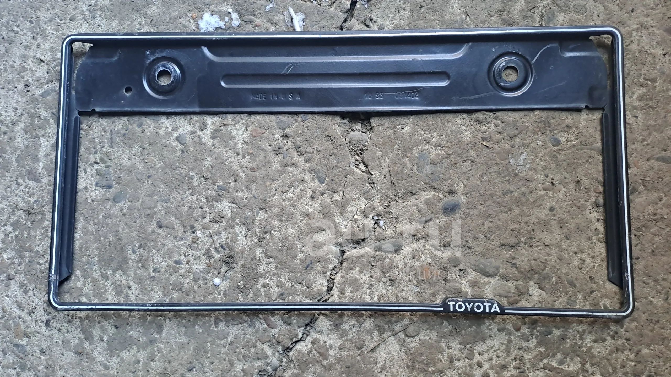 Рамка номерного знака квадратная Toyota — купить в Красноярске ...