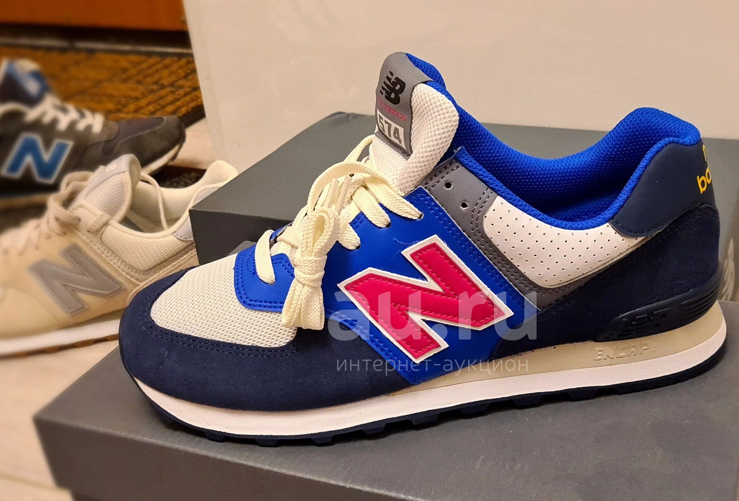 New Balance 574 (100% оригинал, страна производитель Вьетнам), размер 42  (9.5), натуральная замша, культовые кроссовки. — купить в Красноярске.  Состояние: Новое. Кеды, кроссовки, слипоны на интернет-аукционе Au.ru