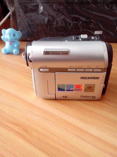 Лот: 3683791. Фото: 1. Камера Samsung VP-D355i. Видеокамеры
