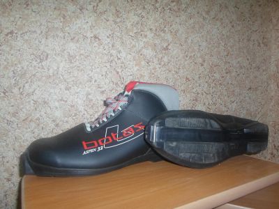 Лот: 4876670. Фото: 1. Ботинки лыжные "Botas" под крепление... Ботинки