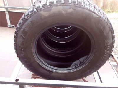 Лот: 10491913. Фото: 1. Зимняя шипованная резина Bridgestone... Шины