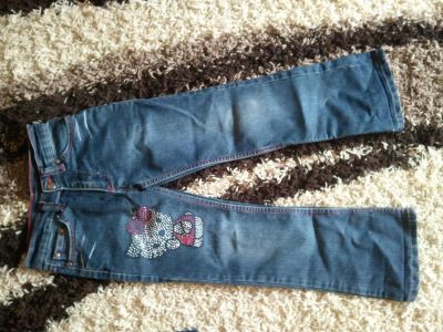 Лот: 3164227. Фото: 1. Джинсы Hello Kitty, рост 122-128. Брюки, шорты, джинсы
