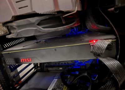 Лот: 17683476. Фото: 1. Видеокарта MSI AMD Radeon RX Vega... Видеокарты