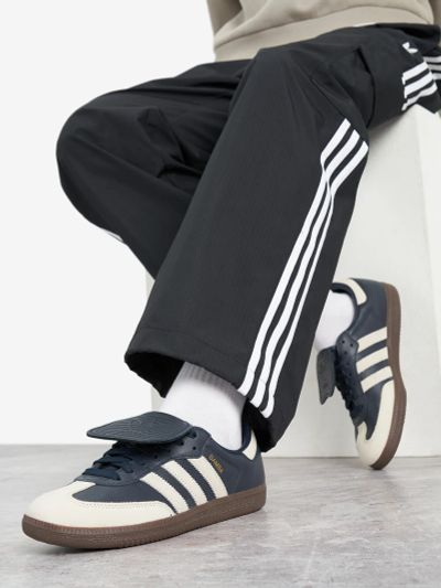 Лот: 25369742. Фото: 1. Кеды женские adidas Samba, Черный. Кеды, кроссовки, слипоны