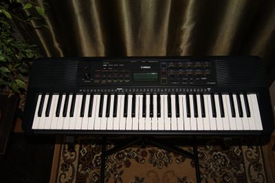 Лот: 21723219. Фото: 1. Синтезатор Yamaha PSR-E273+Подставка. Клавишные