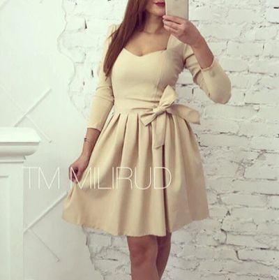 Лот: 11057715. Фото: 1. Платье с пышной юбкой. Платья
