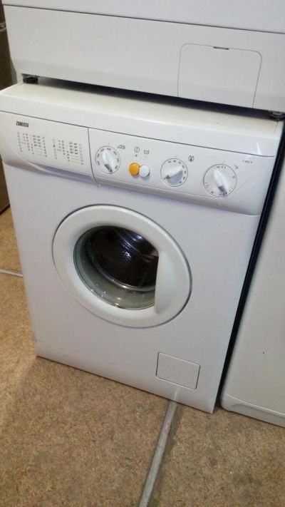 Лот: 5187296. Фото: 1. Стиральная машина Zanussi F 802V... Стиральные машины