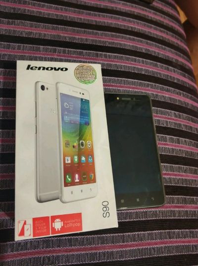 Лот: 12522786. Фото: 1. Смартфон Lenovo S90. Смартфоны