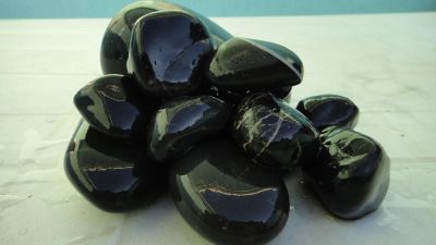 Лот: 8201624. Фото: 1. Черный камень. Минерал Гагат... Драгоценные и поделочные камни