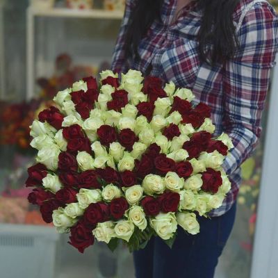 Лот: 6865591. Фото: 1. Фирменный букет от Радуги Цветов... Свежие цветы