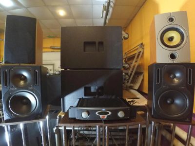 Лот: 8798323. Фото: 1. Студийный Усилитель Alesis RA-300... Эстрадная акустика и усилители