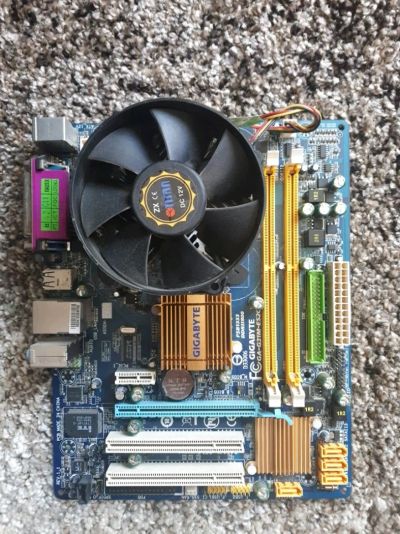 Лот: 11691332. Фото: 1. gigabyte g31m. Материнские платы