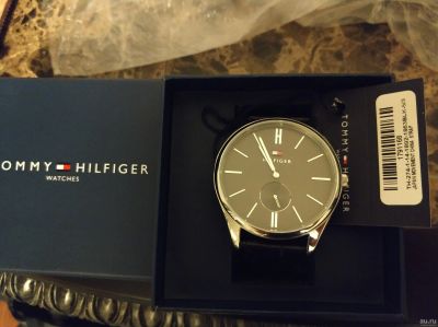 Лот: 13802523. Фото: 1. Часы наручные Tommy Hilfiger новые. Оригинальные наручные часы