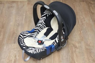 Лот: 6649344. Фото: 1. Romer baby safe + база isofix. Детские автокресла