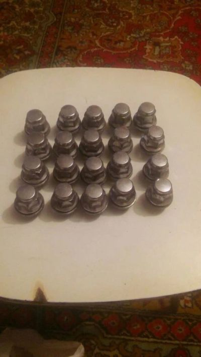 Лот: 10333556. Фото: 1. Гайки колёс Toyota Land Cruiser... Другое (автозапчасти)