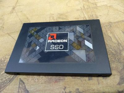 Лот: 12659018. Фото: 1. Radeon SSD R3SL60G 60GB (256733... SSD-накопители