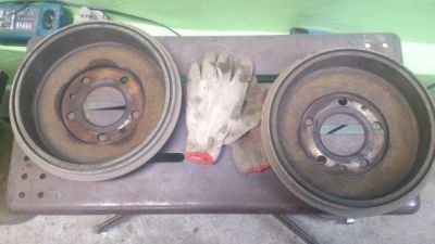 Лот: 4747934. Фото: 1. барабаны тормозные на Mazda tribute. Тормозная система