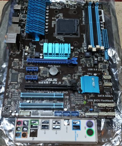 Лот: 24963170. Фото: 1. Материнская плата Asus M5A97 R2... Материнские платы