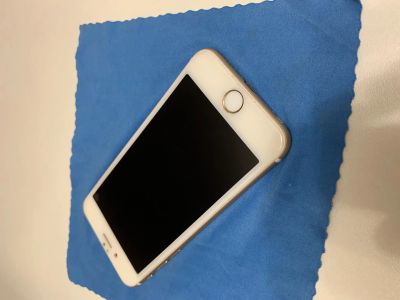 Лот: 12679852. Фото: 1. iPhone 6s 32Gb Золотой. Смартфоны