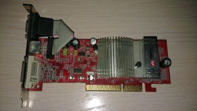 Лот: 8636753. Фото: 1. ATI Radeon 9600 SE. Видеокарты