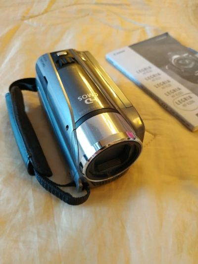 Лот: 16647757. Фото: 1. Цифровая видеокамера Canon Legria... Цифровые компактные