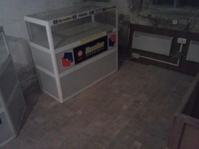 Лот: 3665494. Фото: 1. витрина напольная из алюминиевого... Торговое