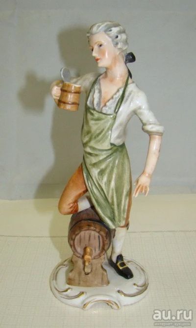 Лот: 18369725. Фото: 1. Hummel-Goebel фигурка фарфоровая... Другое (антиквариат)