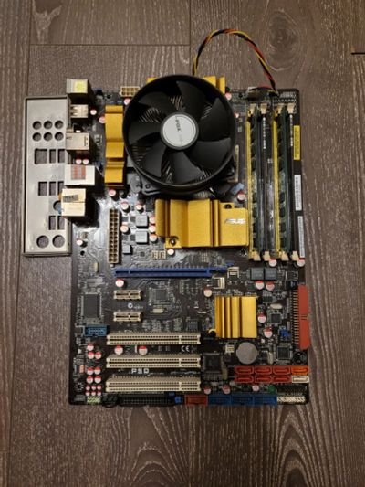 Лот: 19344246. Фото: 1. Asus P5Q + xeon X5460 + 6Gb DDR2-800... Материнские платы