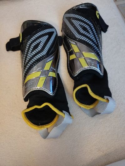 Лот: 24955257. Фото: 1. щитки Umbro. Защита тела
