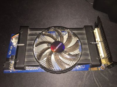 Лот: 9016204. Фото: 1. Gigabyte GTS 450 Без Торга. Видеокарты