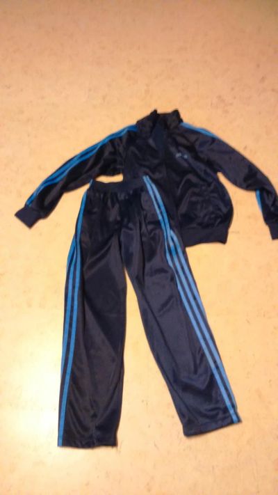 Лот: 7315827. Фото: 1. Спортивный костюм Adidas для мальчика... Спортивная одежда