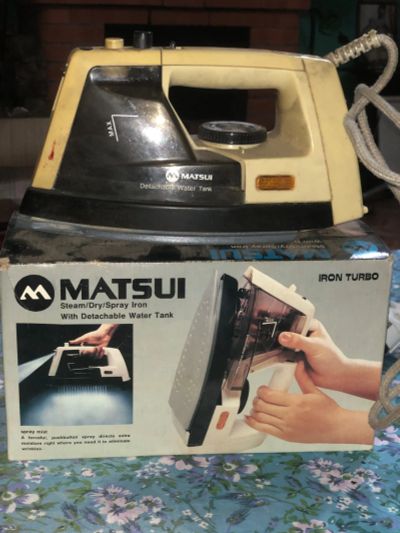 Лот: 24426635. Фото: 1. Утюг Matsui. Много разных лотов... Утюги, парогенераторы, отпариватели