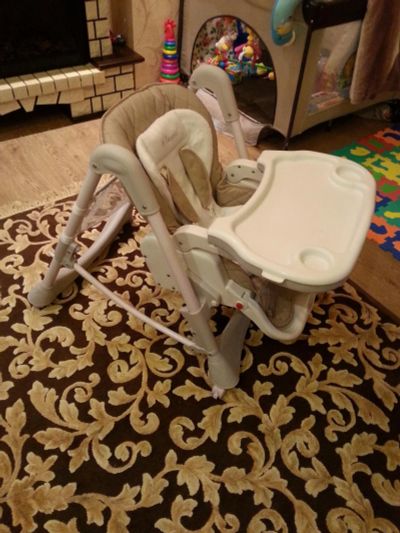 Лот: 6442220. Фото: 1. стул для кормления Happy Baby. Стульчики для кормления