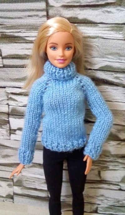 Лот: 11335262. Фото: 1. Одежда для barbie. Свитер на Barbie... Куклы и аксессуары