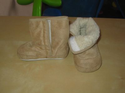 Лот: 3958813. Фото: 1. Продам клевые пинетки с мехом... Пинетки