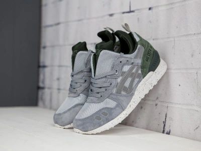 Лот: 10599511. Фото: 1. Кроссовки Asics серые. Кеды, кроссовки, слипоны
