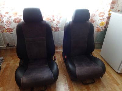 Лот: 13446139. Фото: 1. Сиденья передние Toyota Avensis. Салон