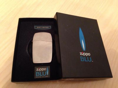 Лот: 3487492. Фото: 1. Zippo Blu газовая зажигалка Оригинал. Зажигалки, спички, пепельницы