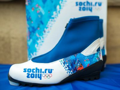 Лот: 6438271. Фото: 1. Эксклюзивные беговые лыжные ботинки... Ботинки