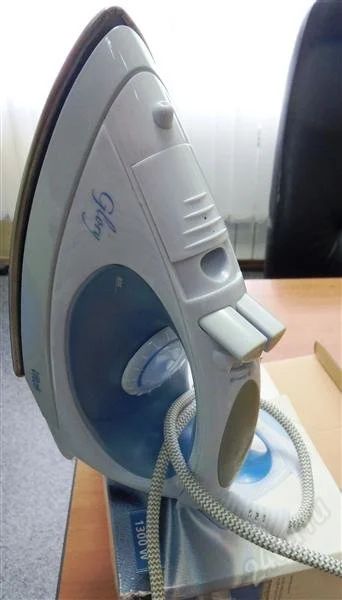 Лот: 2144340. Фото: 1. Утюг Vitek VT-1224 B GLORY. Утюги, парогенераторы, отпариватели