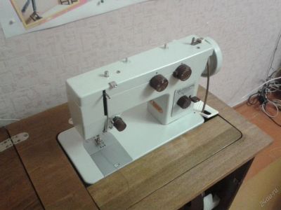 Лот: 662067. Фото: 1. чайка 143 с ножным приводом. Швейная, вязальная
